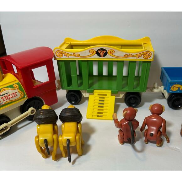 Vintage Fisher Price Circus Train •2 Lions • 2 Monkeys • 2 Bears • 1 Elephant - Picture 10 of 15